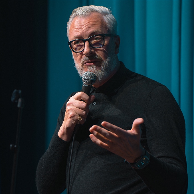 Male comedian, roulette wheel, game show, loss live on tv