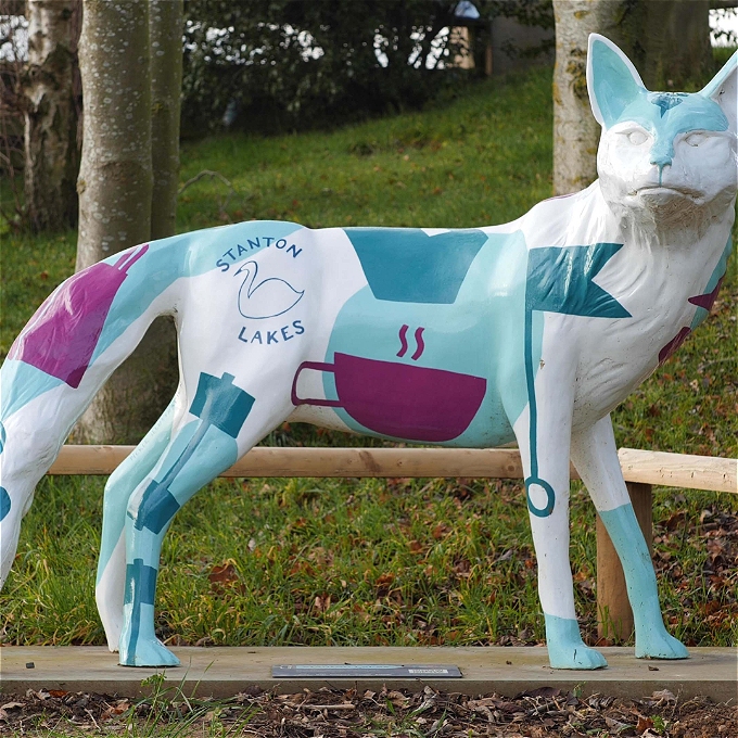 Picture of a statue of a fox sculpture