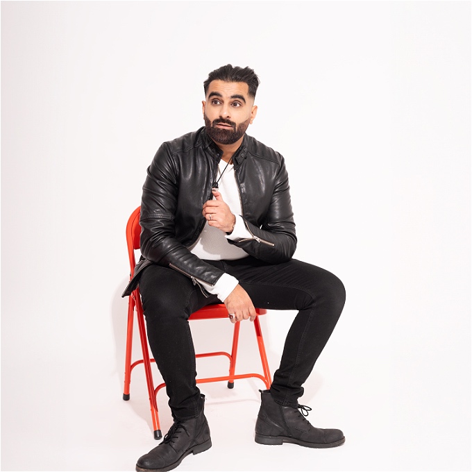 Tez Ilyas Comedian